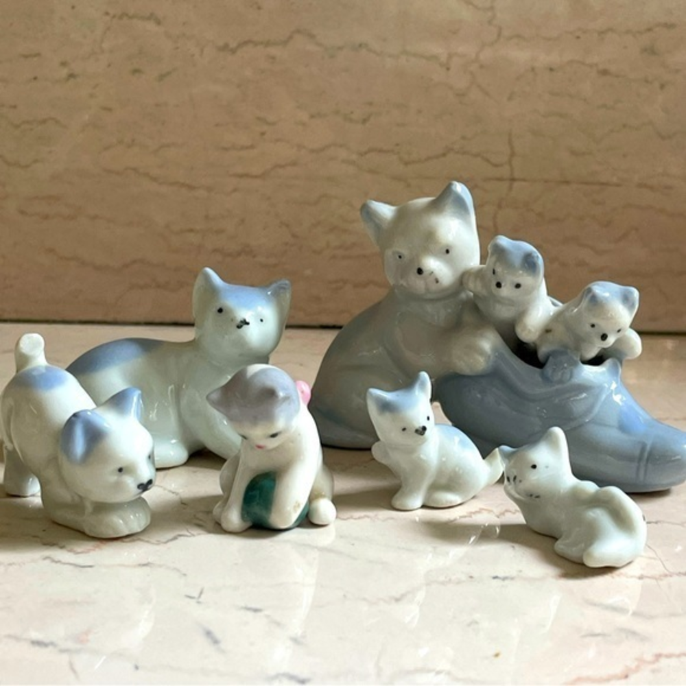 Vintage porcelain blue and white cats from Japan Lot of 6